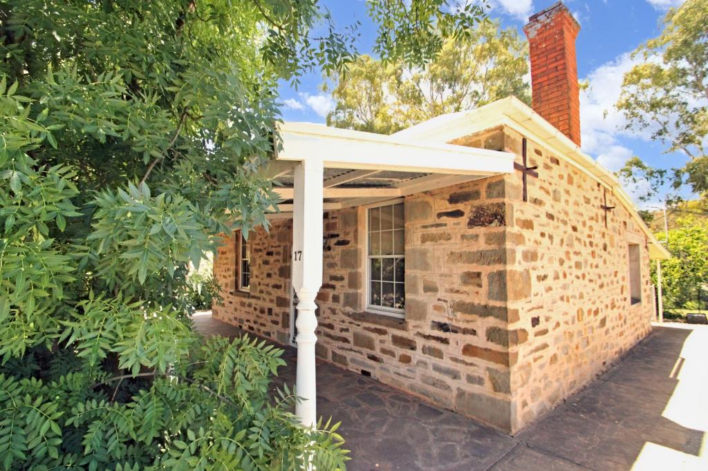 17 Jonathon St, Clare, SA 5453