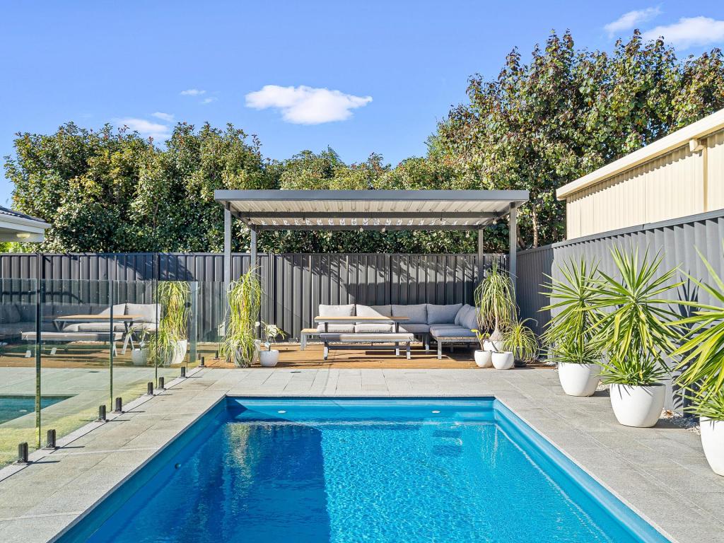 23 Tacoma Loop, Dudley Park, WA 6210