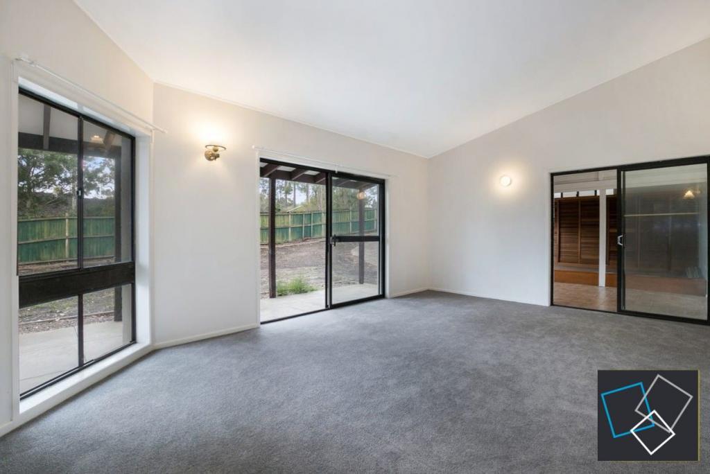 80 Chapel Hill Rd, Chapel Hill, QLD 4069