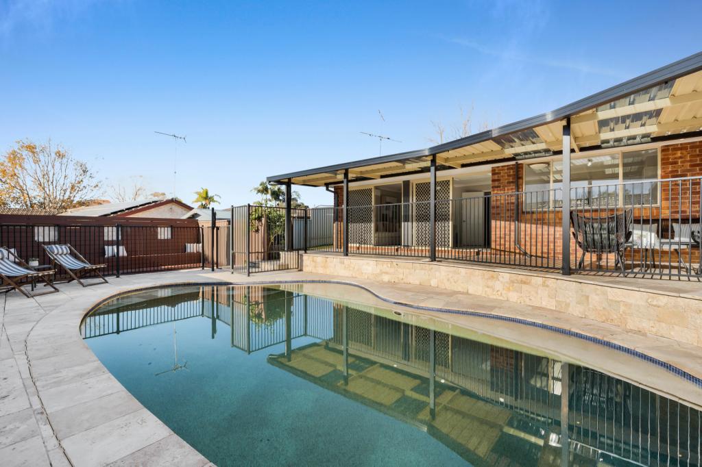 4 Saunders Pl, Raby, NSW 2566