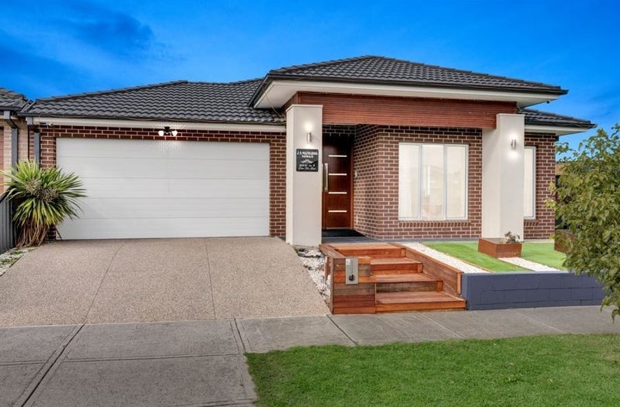 4 OLIVETREE LOOP, CRAIGIEBURN, VIC 3064