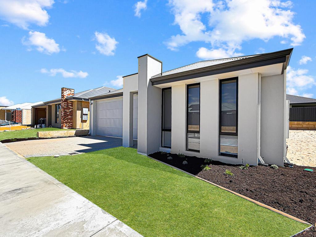 2 Kembla Way, Lakelands, WA 6180