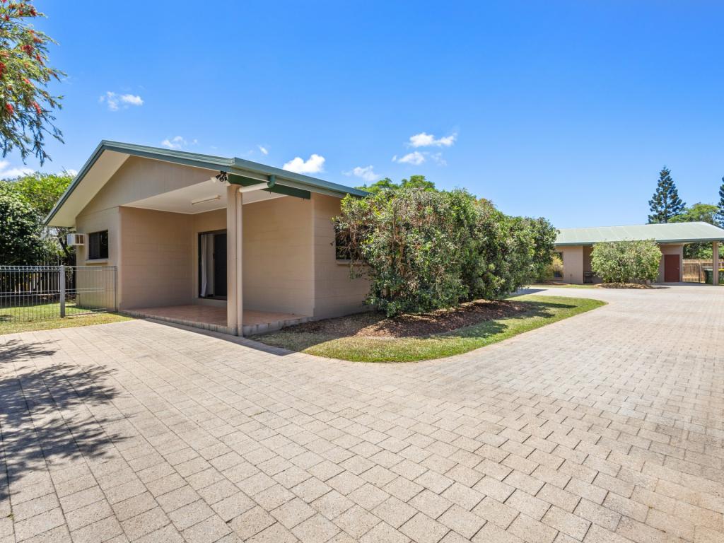 1 & 2/8 Kangaroo St, Bentley Park, QLD 4869