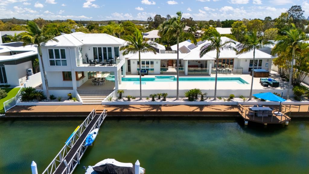 9 Sea Glint Pl, Pelican Waters, QLD 4551