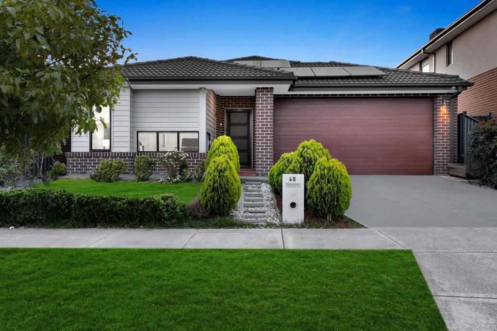 40 CHASE AVE, WOLLERT, VIC 3750