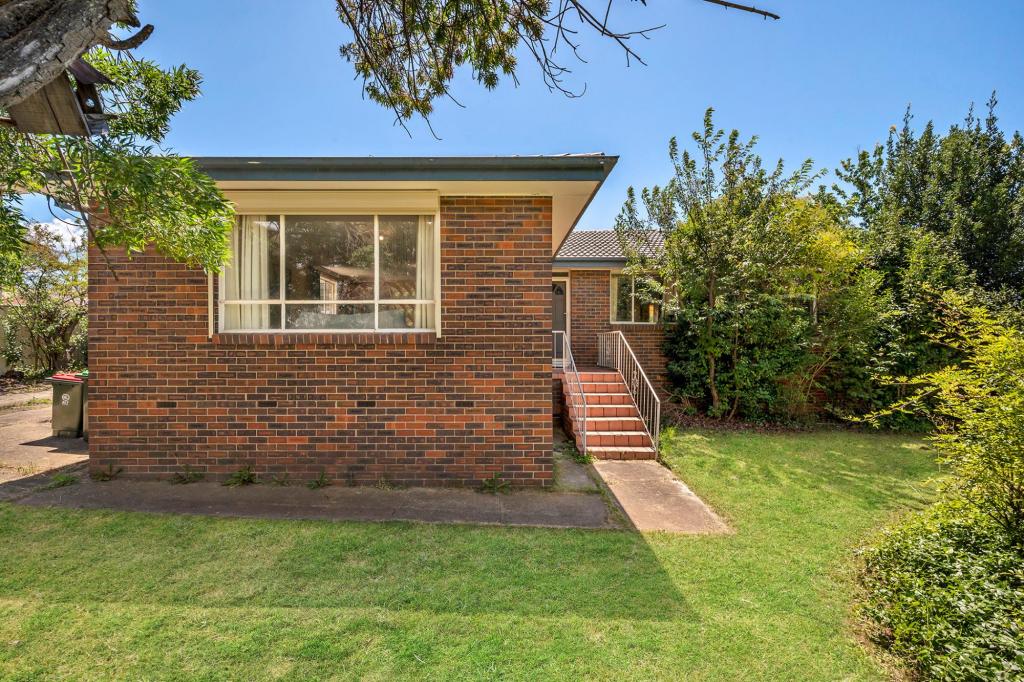 322 Southern Cross Dr, Macgregor, ACT 2615