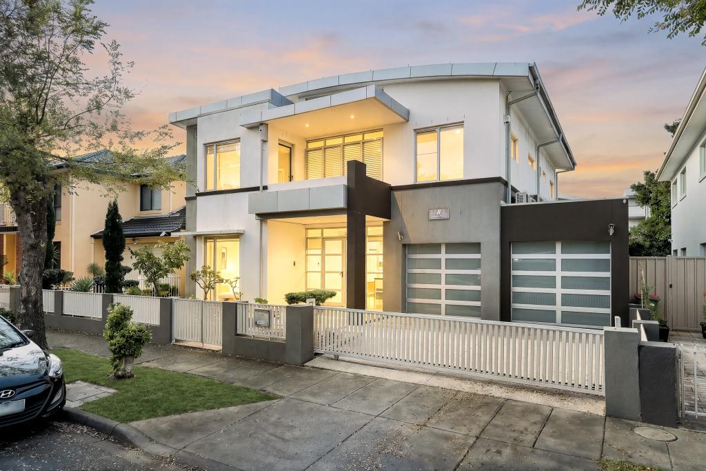 8 SUNSET PL, MARIBYRNONG, VIC 3032