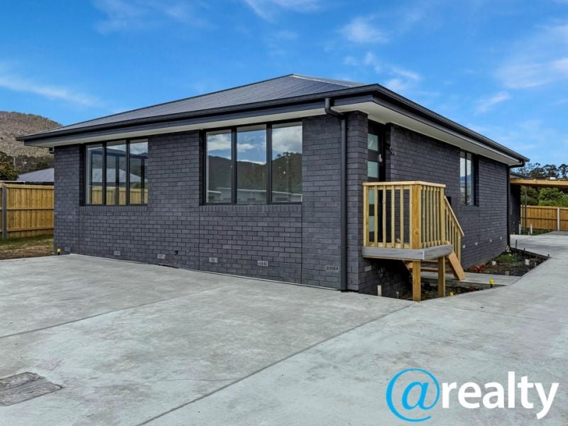 1 & 2/82 Benjamin Tce, New Norfolk, TAS 7140