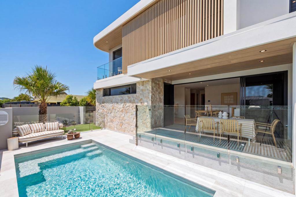2 Biota Ct, Palm Beach, QLD 4221