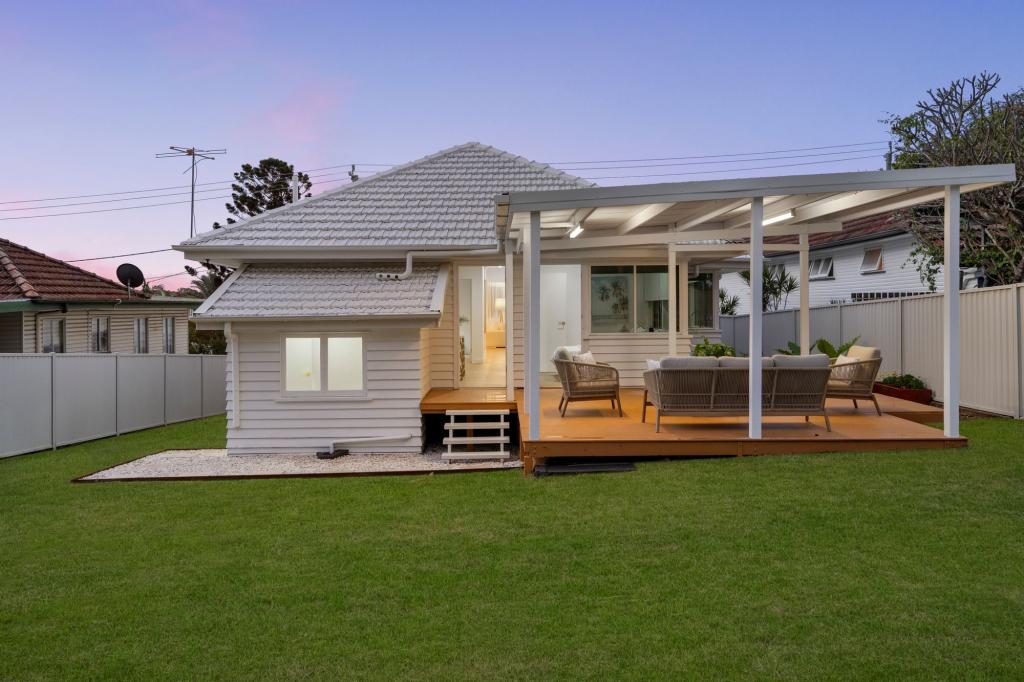 204 Hamilton Rd, Wavell Heights, QLD 4012