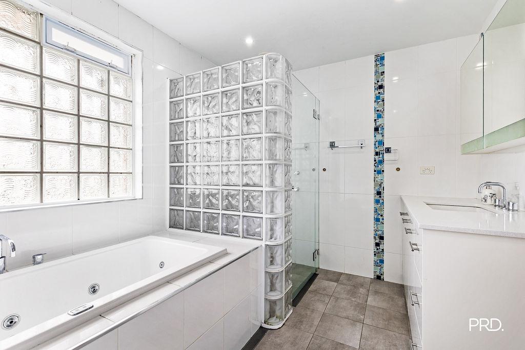35 Wahroonga Rd, Winmalee, NSW 2777