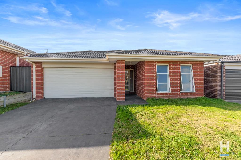 8 Pointer Dr, Pakenham, VIC 3810