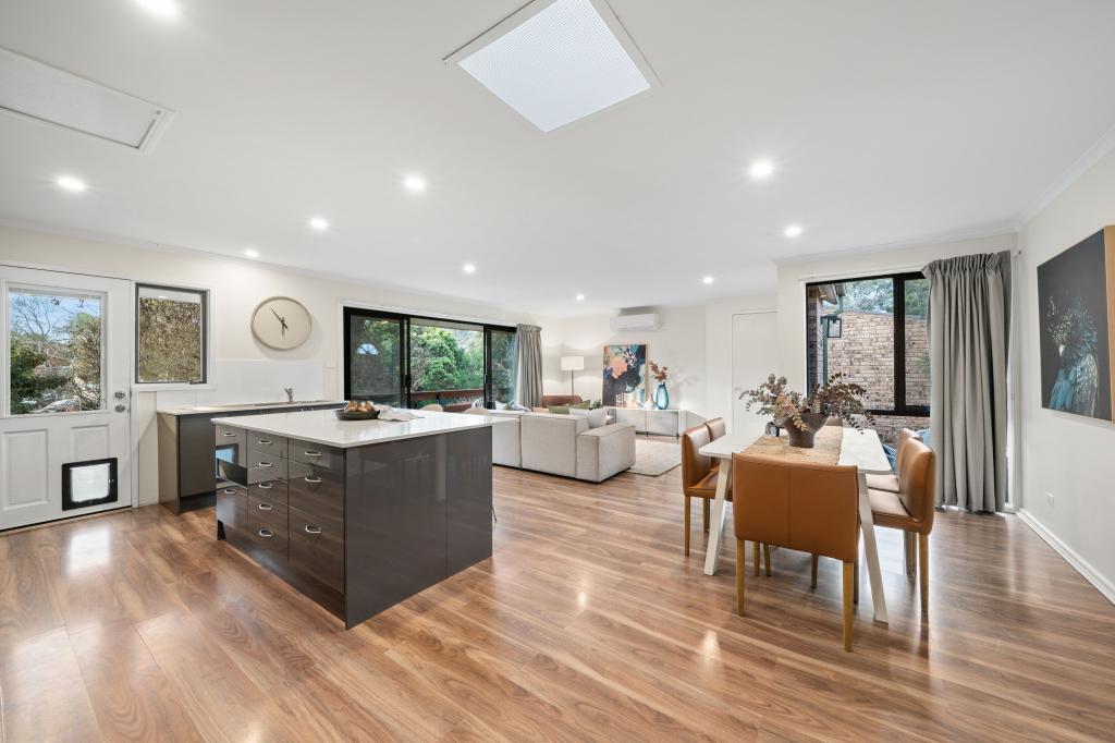 6 Macfarlan Pl, Latham, ACT 2615