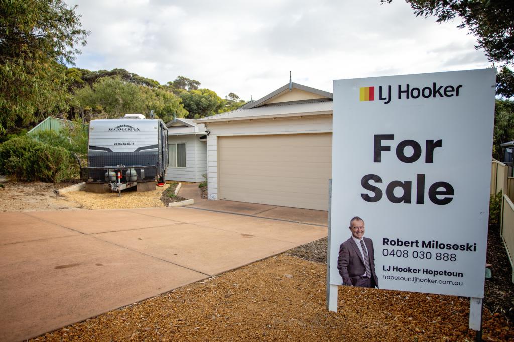 24 TEMPLETONIA DR, HOPETOUN, WA 6348