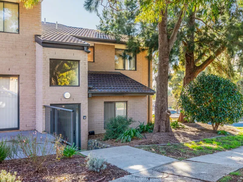 10/2 Adair St, Scullin, ACT 2614