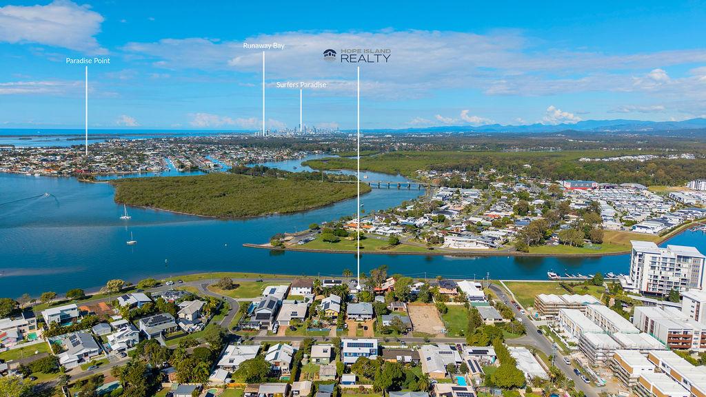 10 Pool St, Hope Island, QLD 4212