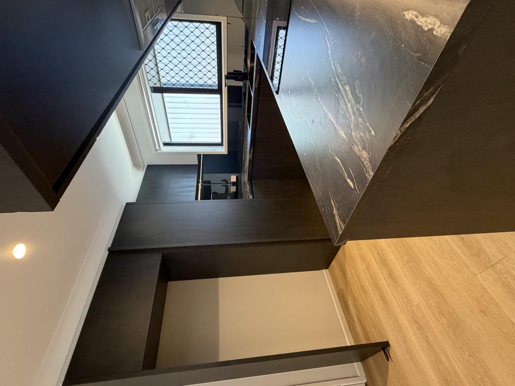 1/4 Heffernan Cres, Southport, QLD 4215