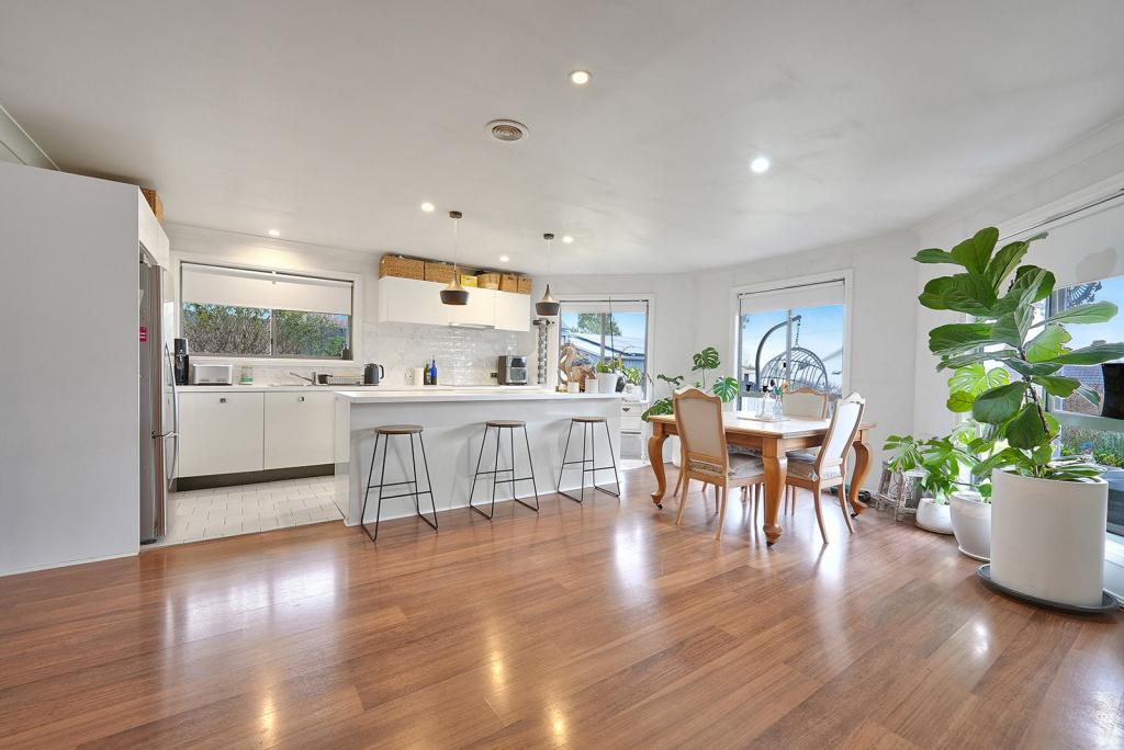 6 STABBACK ST, MILLTHORPE, NSW 2798