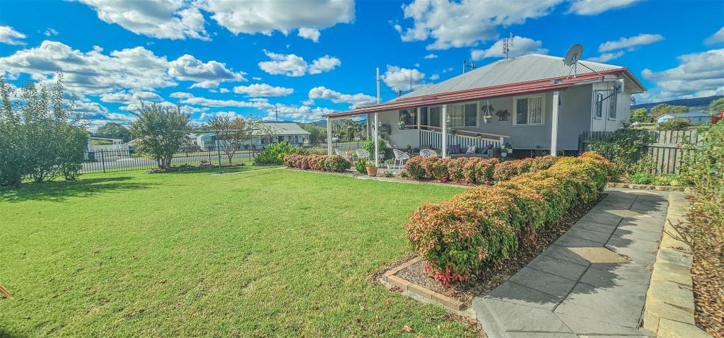 52 Merinda St, Wallangarra, QLD 4383