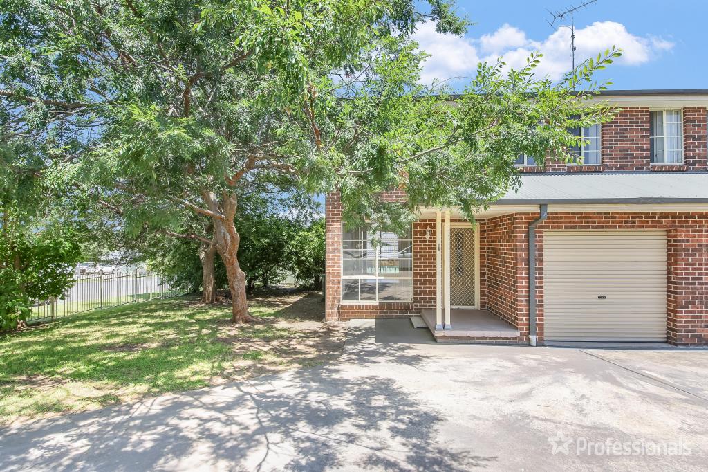 1/1a Mcintosh St, The Oaks, NSW 2570