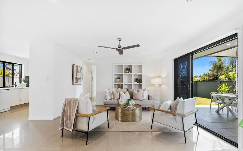 1 Tekapo St, Broadbeach Waters, QLD 4218
