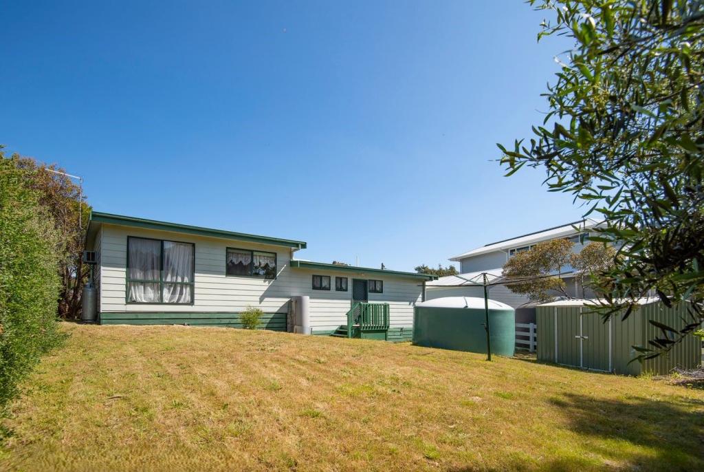 1 Woorak Ave, Venus Bay, VIC 3956