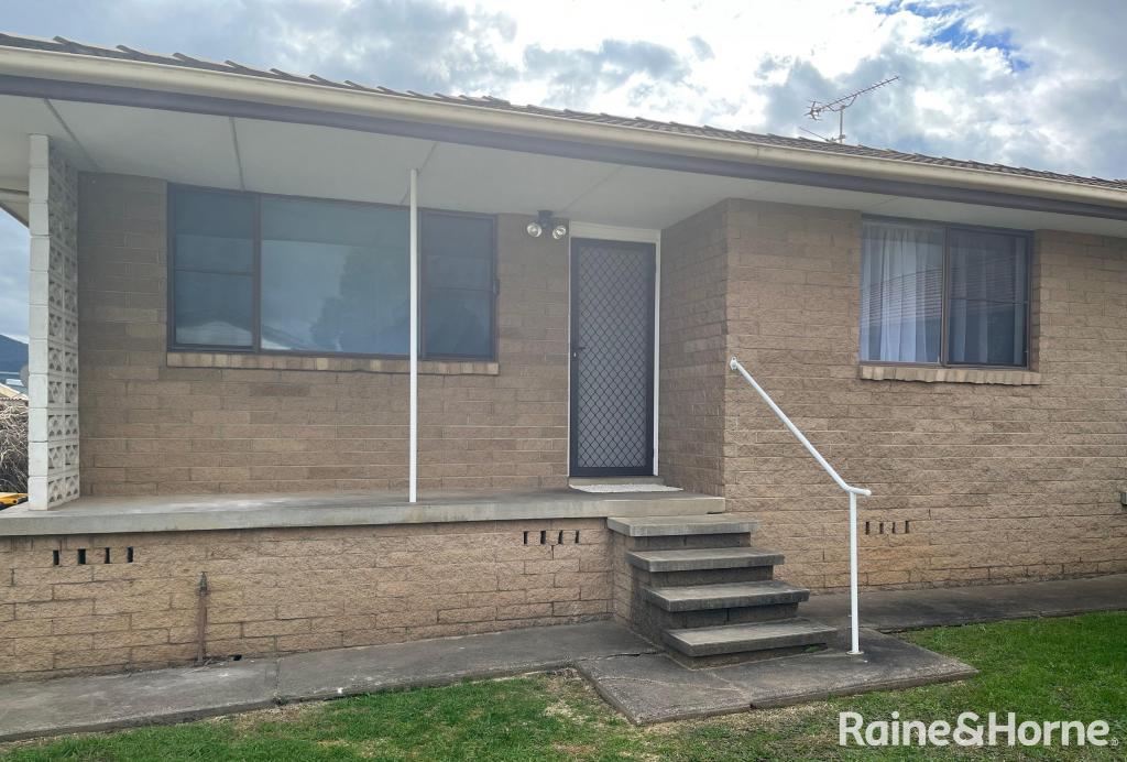 1/4 Woodstock St, South Tamworth, NSW 2340