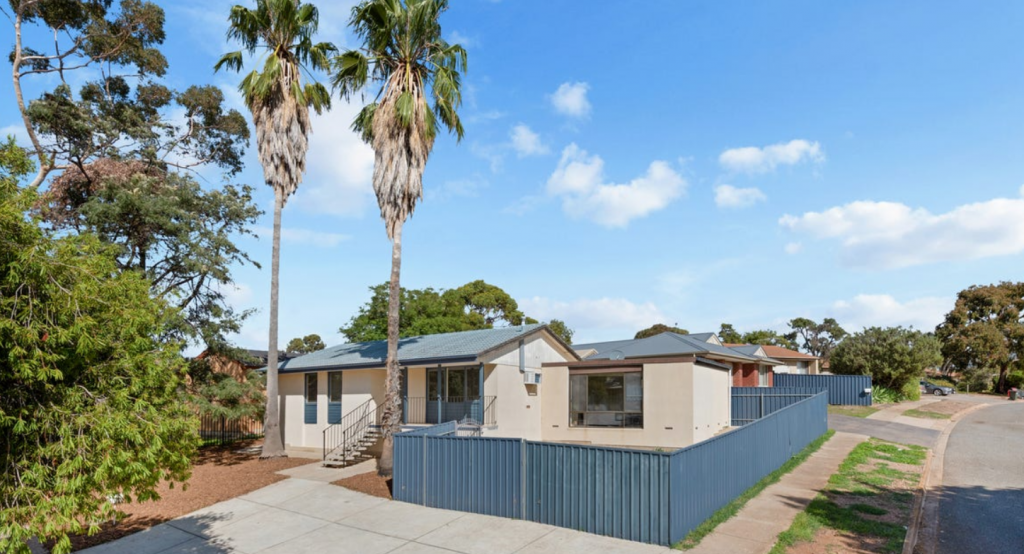5 Paul Ct, Christie Downs, SA 5164