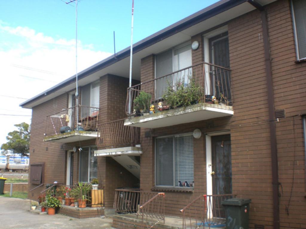 2/11 St Albans Rd, St Albans, VIC 3021