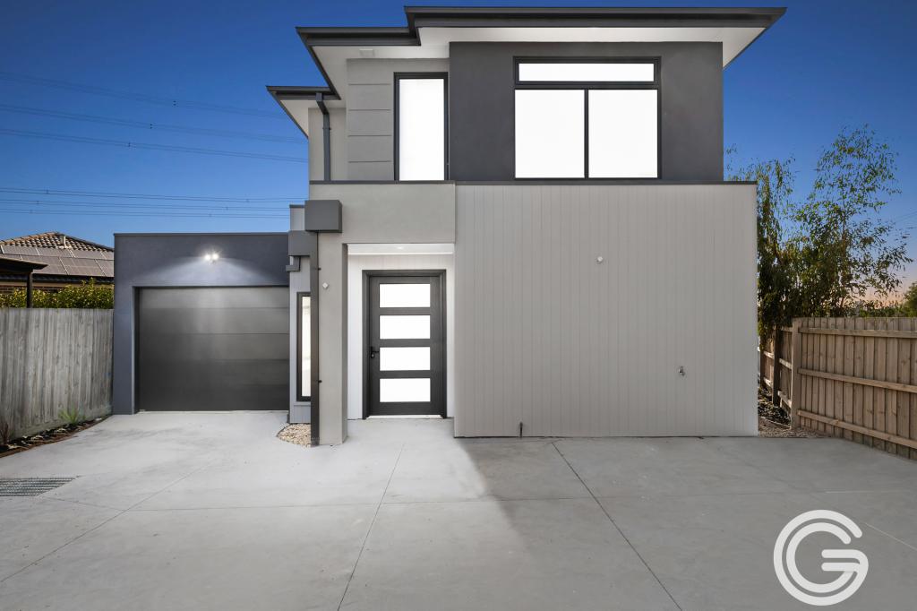 2/5 SALLYBANK CRES, WOLLERT, VIC 3750