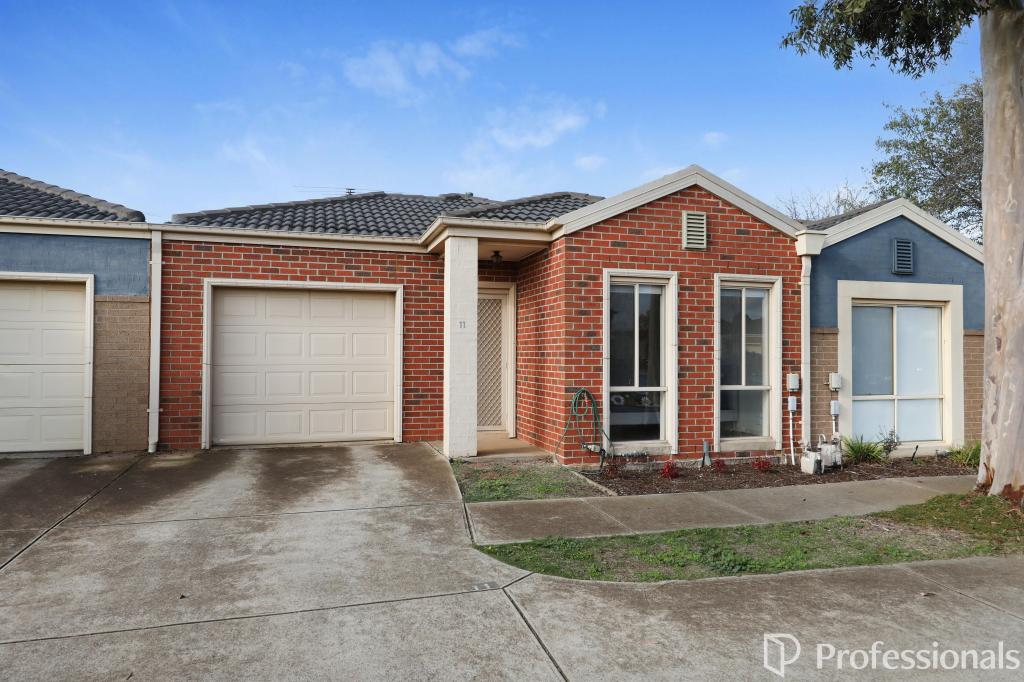 11/17 Crestmont Dr, Melton South, VIC 3338