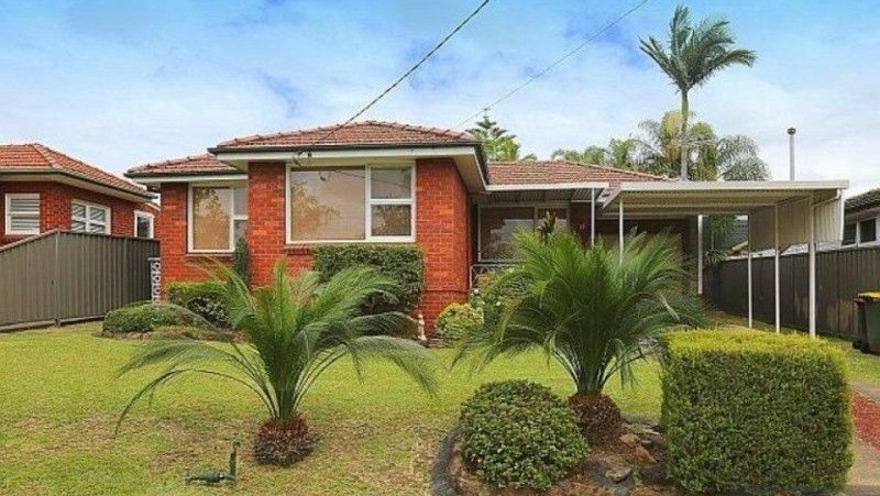 18 Suva Cres, Greenacre, NSW 2190