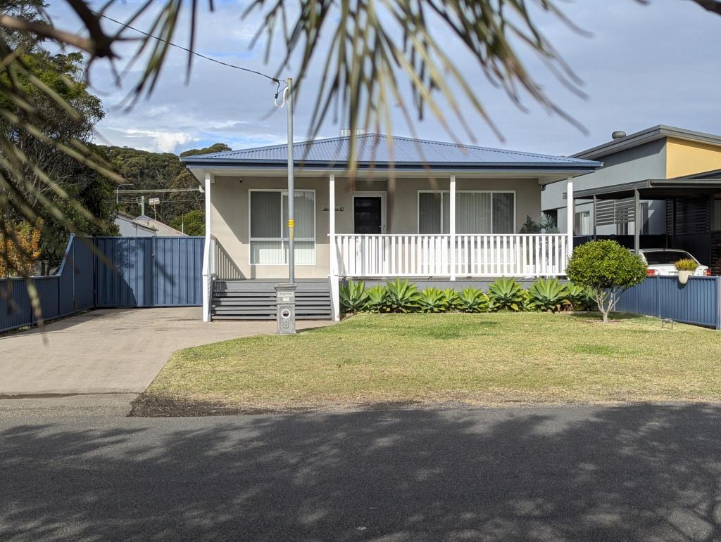 8 QUEANBEYAN AVE, BURRILL LAKE, NSW 2539