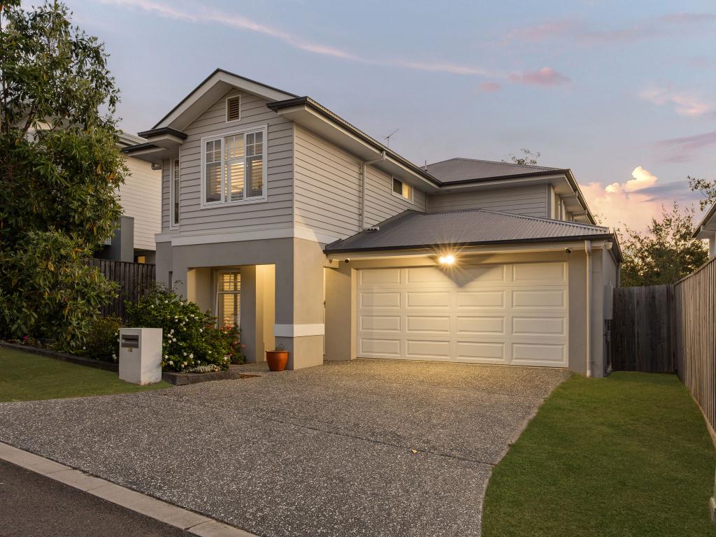 10 Catherine St, Augustine Heights, QLD 4300