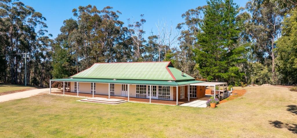 102 BALLANTYNE RD, NETHERCOTE, NSW 2549