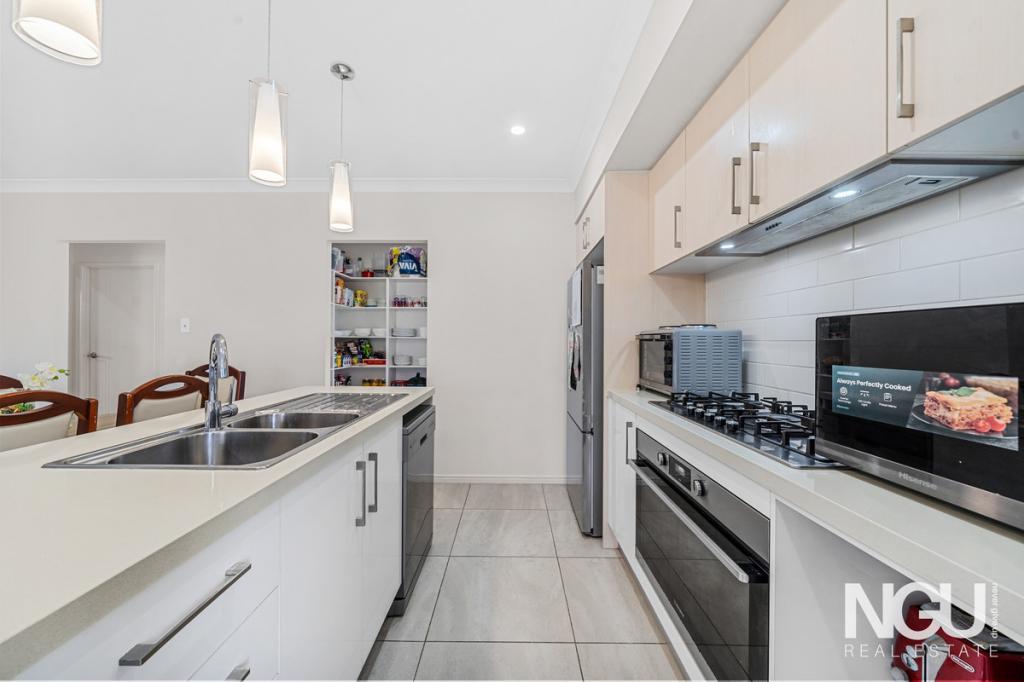 16 Skyring St, Greenbank, QLD 4124