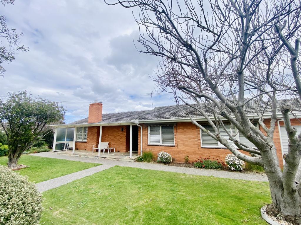 2 Alexander Ave, Mornington, VIC 3931