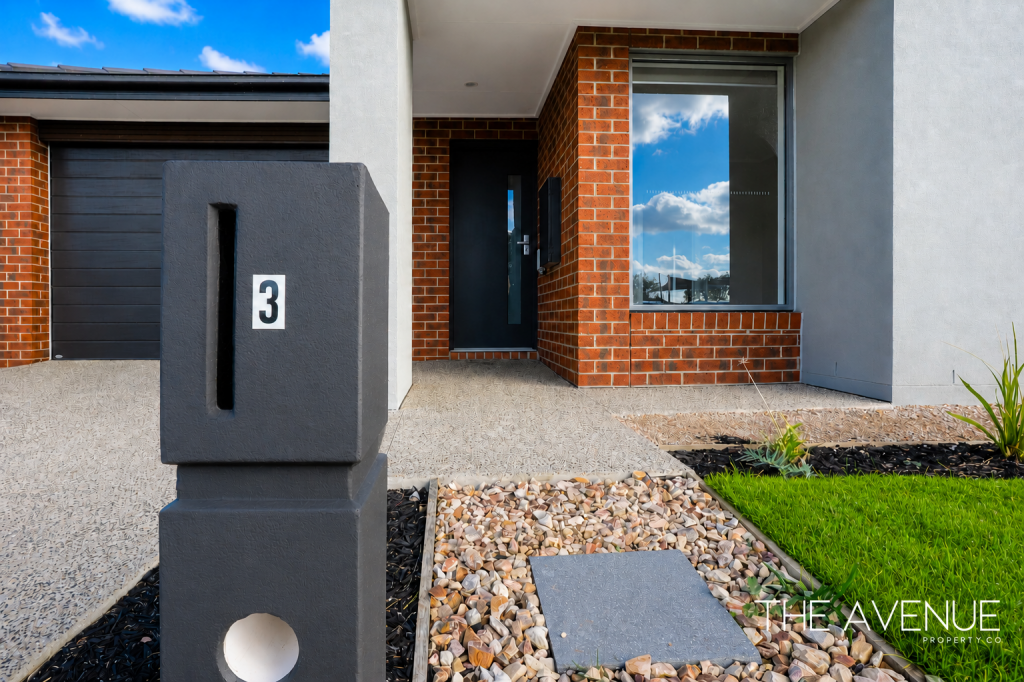 3 BUSHRANGER CCT, BEVERIDGE, VIC 3753