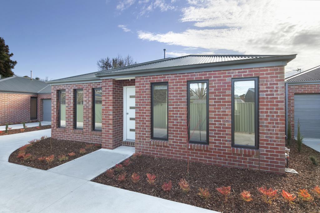 14B AYRES ST, CRESWICK, VIC 3363