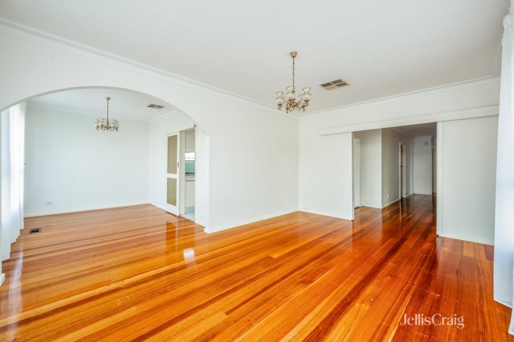 42 Moira Ave, Reservoir, VIC 3073