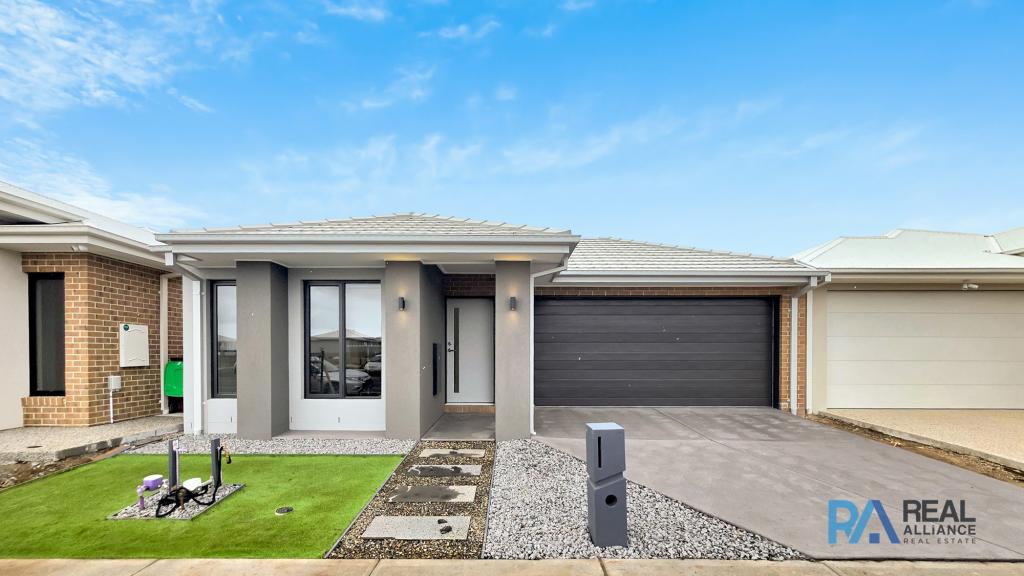 45 Lindwall Dr, Cranbourne West, VIC 3977
