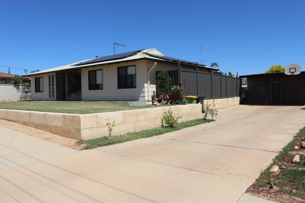 57 WANDOO CRES, WONGAN HILLS, WA 6603