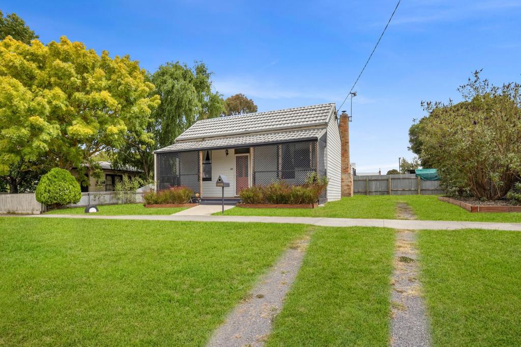 48 Lawrence St, Beaufort, VIC 3373