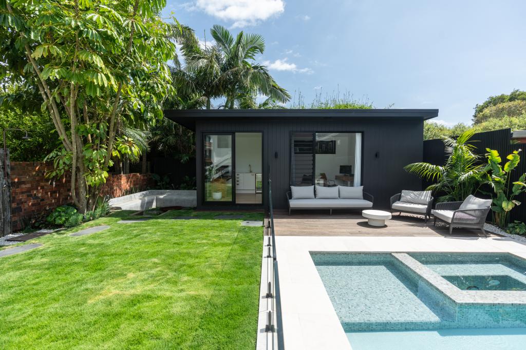 17 Adams St, Curl Curl, NSW 2096