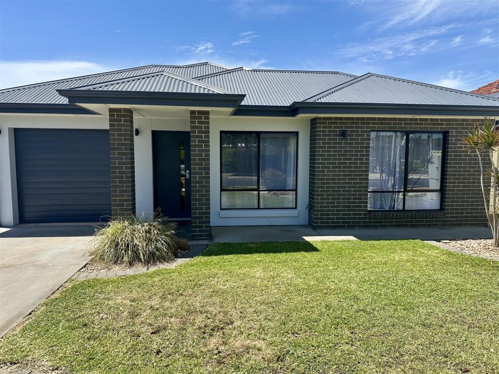 9 Norrie Ave, Clovelly Park, SA 5042