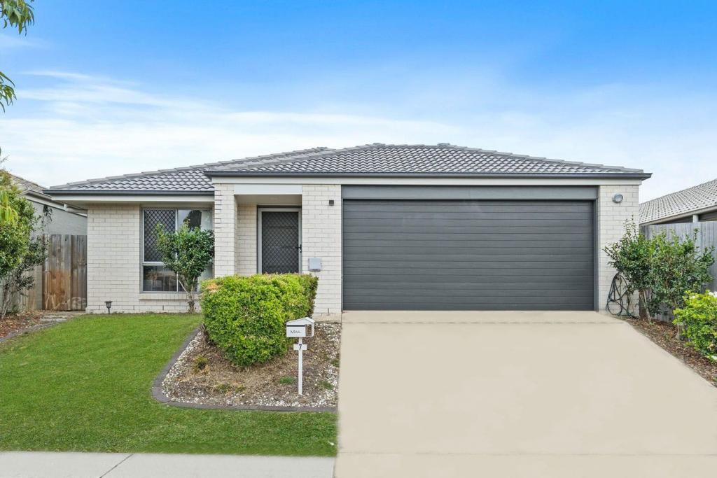 7 Claussen St, Browns Plains, QLD 4118