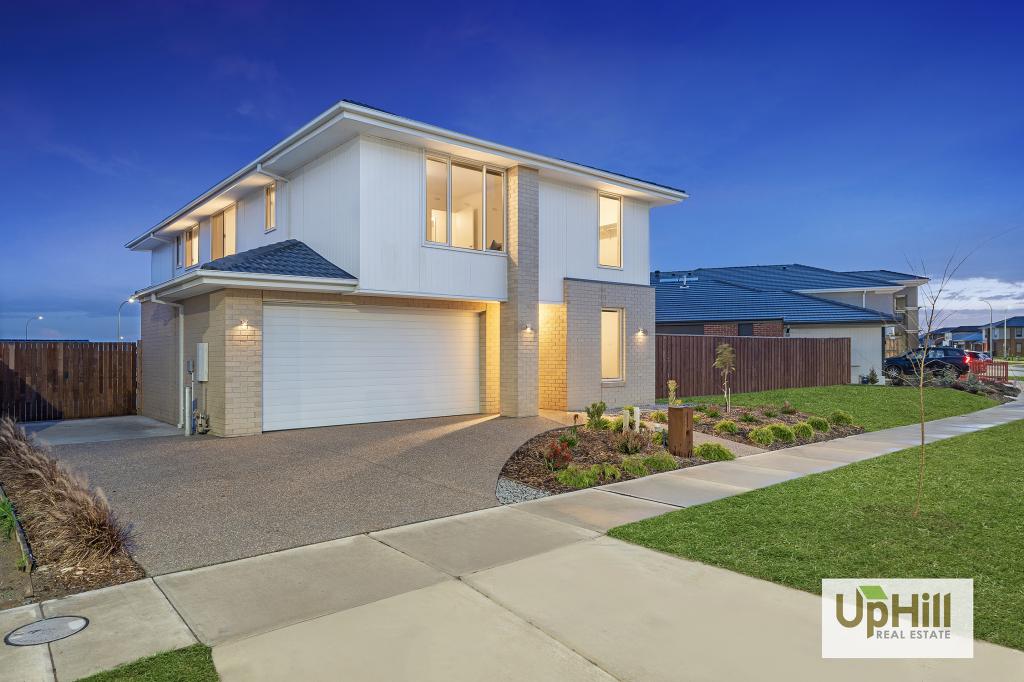 32 Burnbank Pde, Clyde North, VIC 3978