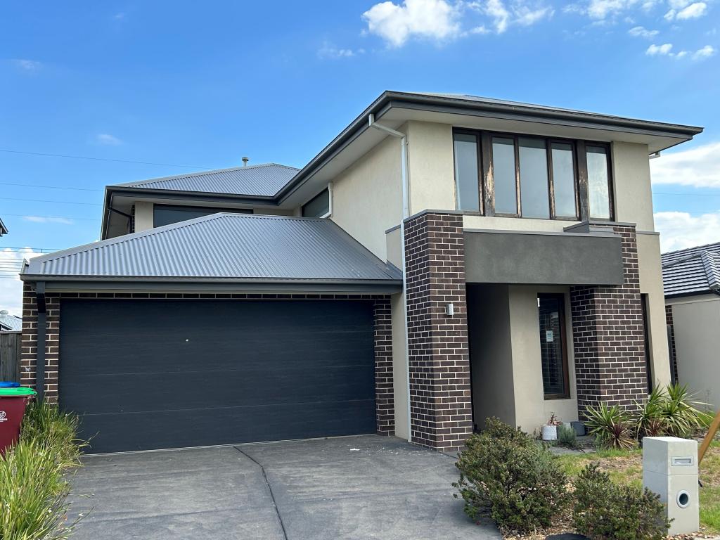 26 SERENGETI ST, CLYDE NORTH, VIC 3978