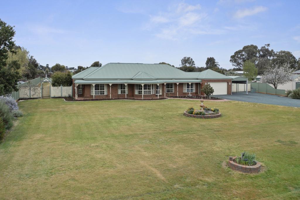 76 PASCOE ST, ROCHESTER, VIC 3561