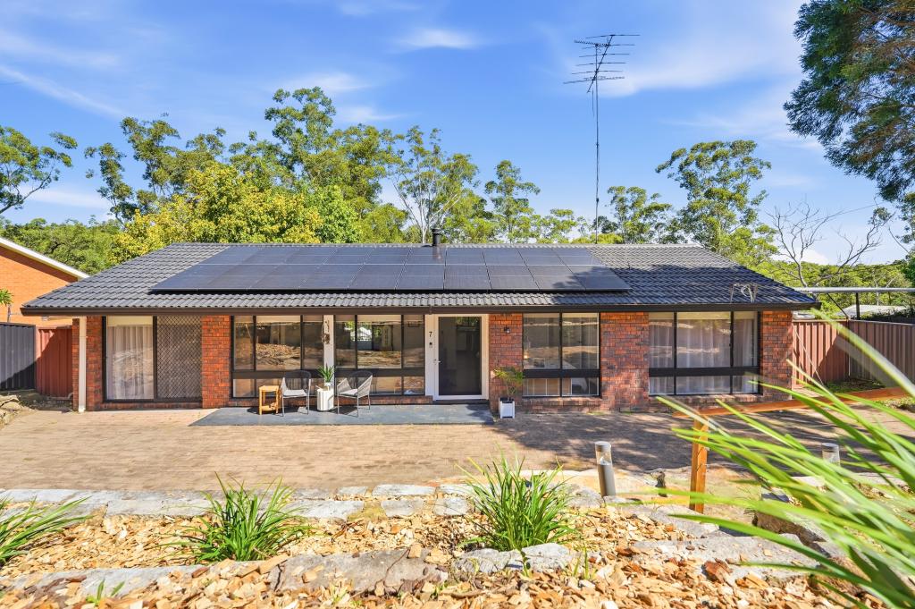 7 Thirteenth St, Warragamba, NSW 2752